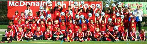 Die Teilnehmer des Herbst-Fußballcamps in Alzey.