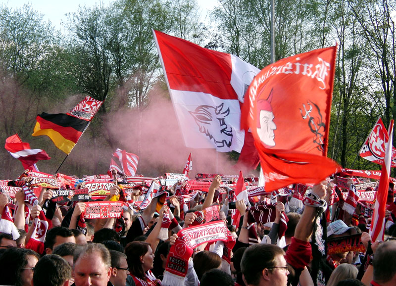  Die Begeisterung unter den zahlreichen Anhängern der „Roten Teufel“ kannte keine Grenzen.