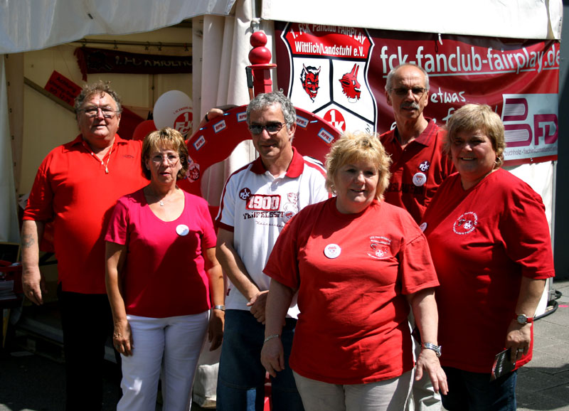 Die Helfer des Eröffnungstages (freitags).