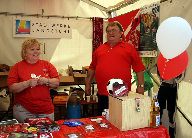  Blick in den Fairplay-Info-Stand.