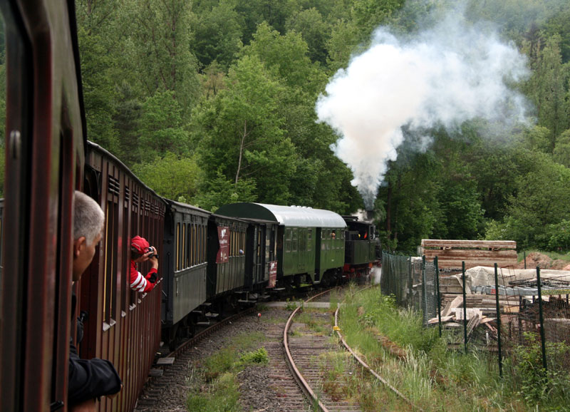 Das Kuckucksbähnel unterwegs im Elmsteiner Tal.