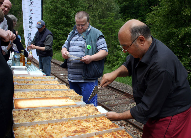 Während die Einen die Leckereien des köstlichen Kuchenbüfetts genossen….