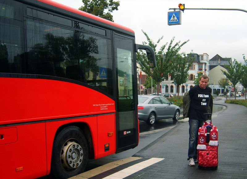 Tagtägliche Procedure: Schauen, wann wohin welcher Bus fährt.