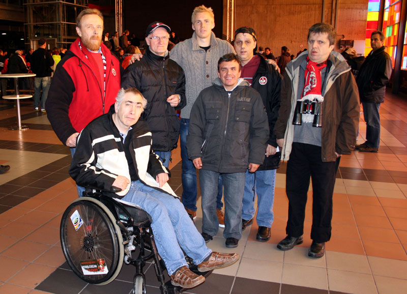 Betreuer Valentin Barisic mit seiner Gruppe aus dem Wohnheim St. Martin in Landstuhl gehören zu den Stammgästen. Hier auf dem Foto zusammen mit Leon Jessen.