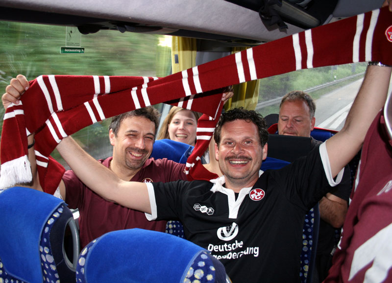 Party im Bus auf der Rückfahrt – die Stimmung erreichte ungeahnte Höhen.