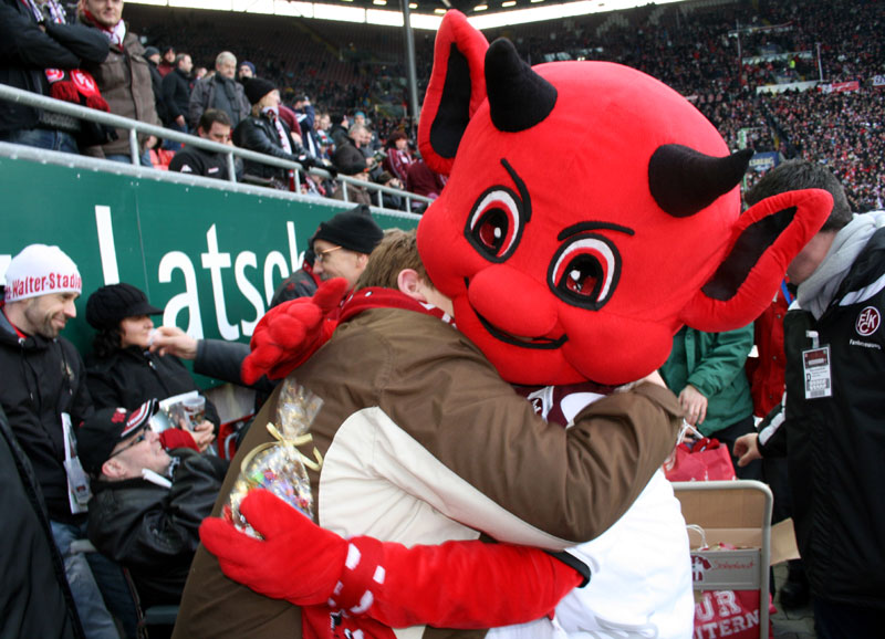  Maskottchen „Betzi“ haben alle lieb...