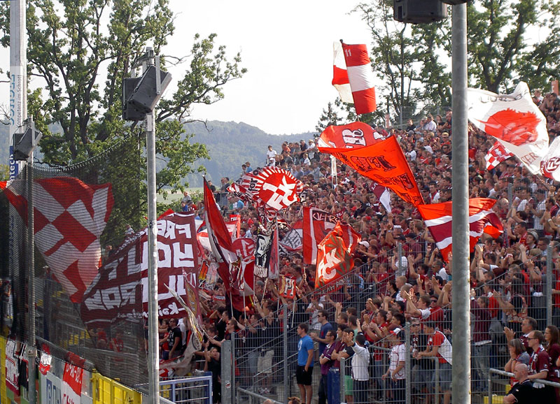 So was hatte man in Aalen bislang noch nie gesehen: Die FCK-Fans gaben eine erstklassige Visitenkarte in der Ostalb ab.