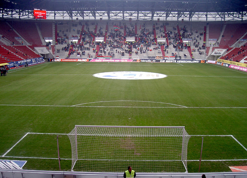 Blick in die am 26. Juli 2009 eröffnete „SGL-Arena“ vor den Toren Augsburgs.