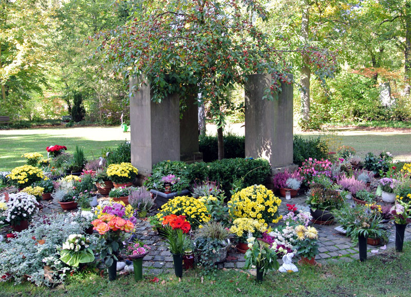  Die Gedenkstätte anonymer Bestattungen auf dem Lauterer Hauptfriedhof.