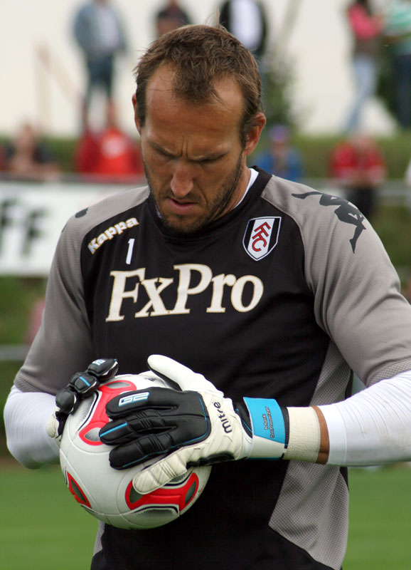  Mark Schwarzer beim Aufwärmen.