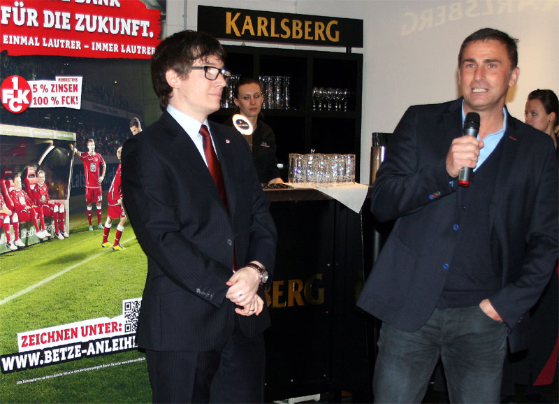  Vereinschef Stefan Kuntz (rechts) erläuterte zusammen mit seinem Finanzvorstand Fritz Grünewalt vor dem Start am 5. Februar 2013 das Projekt „Betze-Anleihe“.