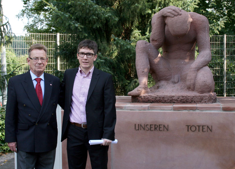 1. FCK-Vorstandsmitglied Fritz Grünewalt eröffnete den offiziellen Teil der Einweihung. An seiner Seite Meisterpräsident Norbert Thines.