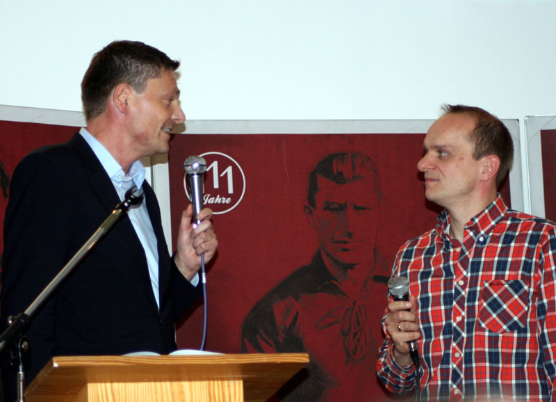  Der Pressechef des 1. FCK, Christian Gruber (links) mit dem Autor der neuen FCK-Chronik, Dominic Bold.