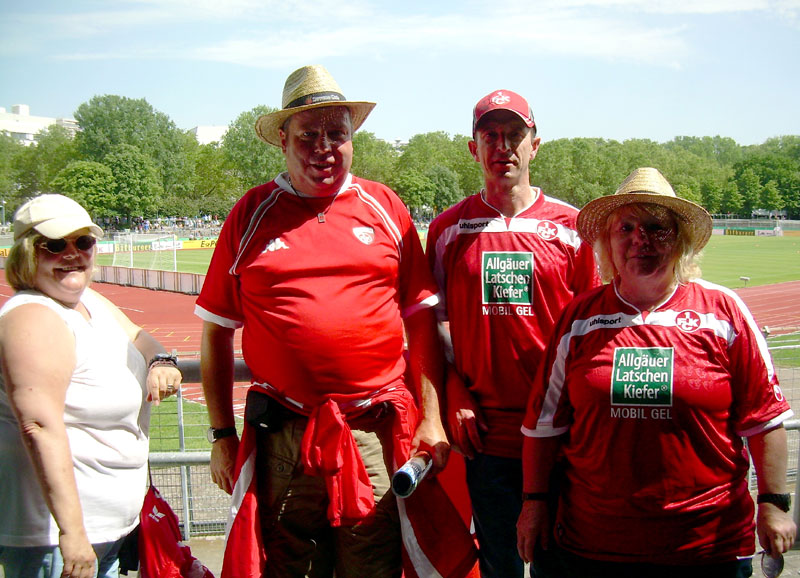  Das „Fairplay-Quartett wartet auf den Anpfiff (Foto: FCK-Fan).