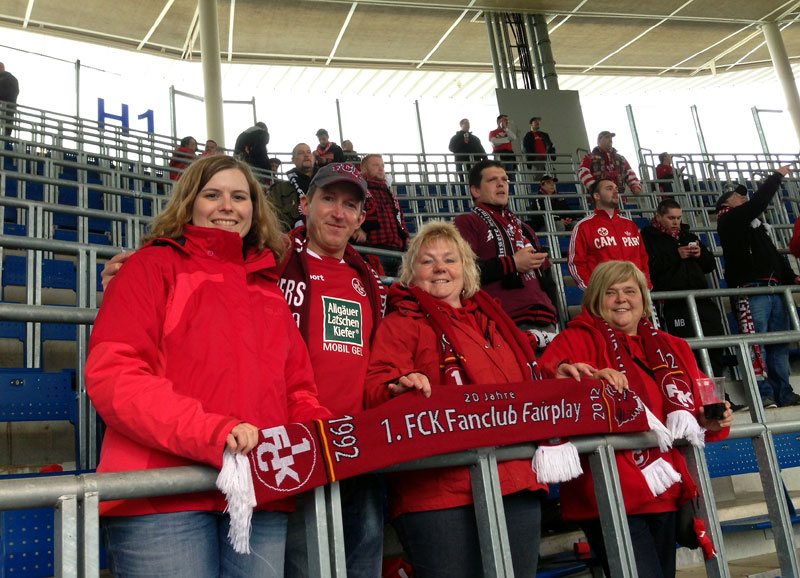 Ein Teil der Fairplay-Mitglieder in der „Rhein-Neckar-Arena“ beim Relegations-Hinspiel 2013 (Foto: Michael Valk).