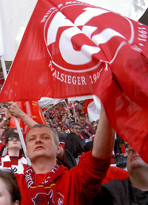  Entschlossene Begeisterung vor dem Spiel bei Fairplay-Mitglied Rainer Schmidt.