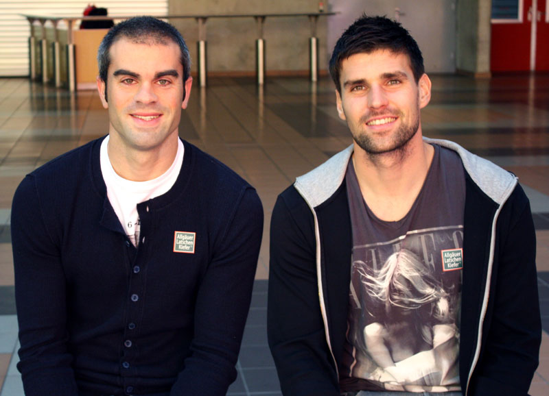  Mannschaftsführer Marc Torrejón und sein Stellvertreter Florian Dick (rechts) begrüßten die Veranstaltungs-Teilnehmer (Foto: Bettina Valk-Huber).