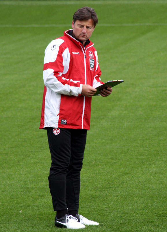 Kosta Runjaic bei seinem ersten Training in Kaiserslautern.