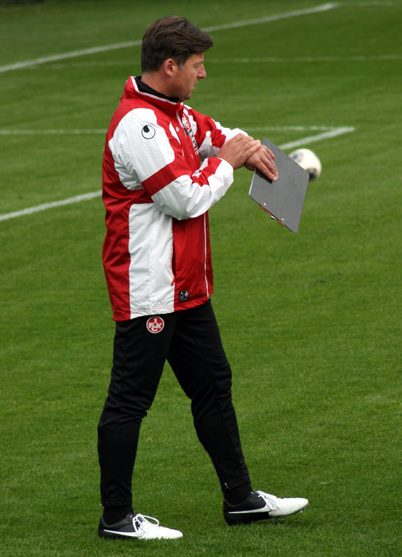  Kosta Runjaic bei seinem ersten Training in Kaiserslautern.