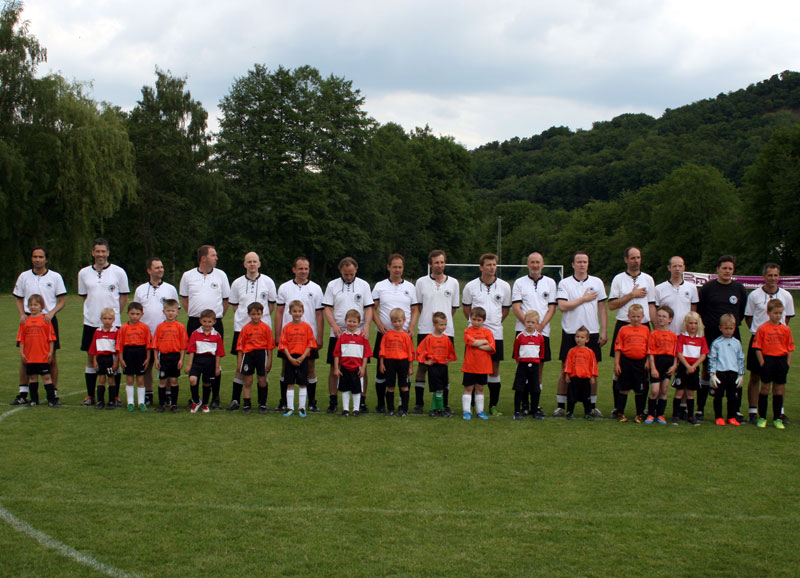  Die Mannschaft des Filmteams „Wunder von Bern“.