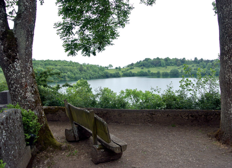  Das „Weinfelder Maar“ („Totenmaar“) bei Schalkmehren.