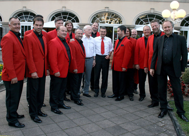  Die Mainzer Hofsänger mit Hans Tillkowski in ihrer Mitte.