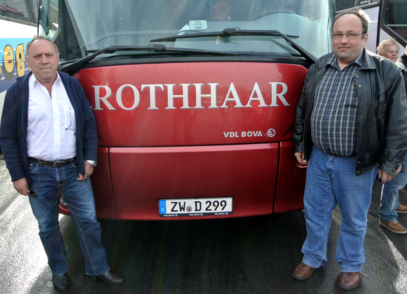 Die beiden Fahrer Martin Weber (rechts) und Alexander Herget (links) chauffierten ihre Fahrgäste ebenso sicher wie bequem nach Düsseldorf und zurück..