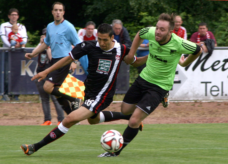  Im ersten Testspiel bereits sehr dynamisch unterwegs: Karim Matmour.