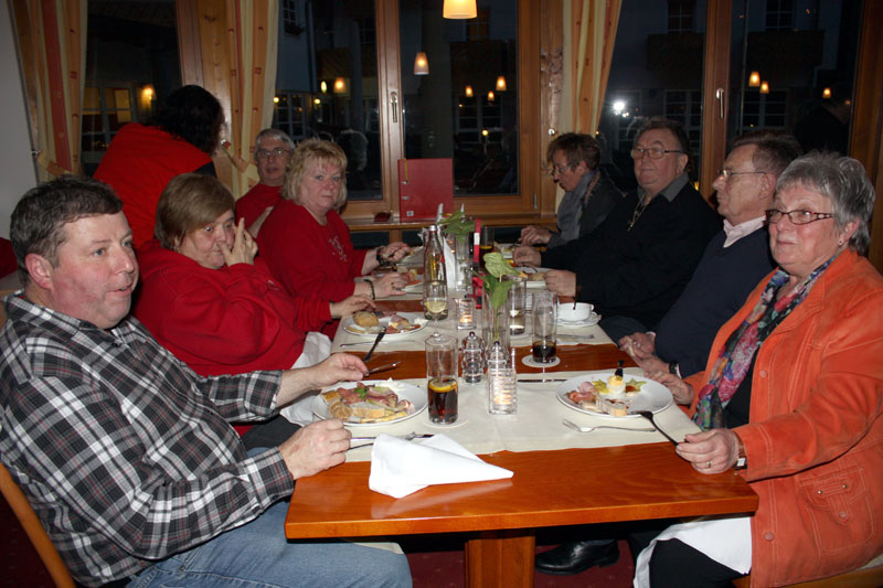  Teilnehmer der Jahreshauptversammlung: Joachim Högner, Gabi Ochotta, Erich & Helga Huber, Lieselotte & Otto Roth, Norbert & Trixi Thines (v.l.n.r., Foto: Bettina Valk-Huber).