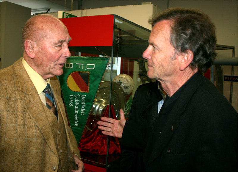  SWR-Sportchef Claus-Dieter Gerke im Gespräch mit Horst Eckel.