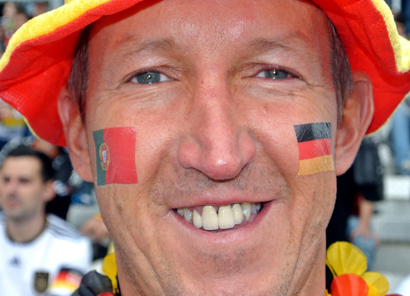 Werners Gesicht verrät die Spielpaarung: Deutschland - Portugal.