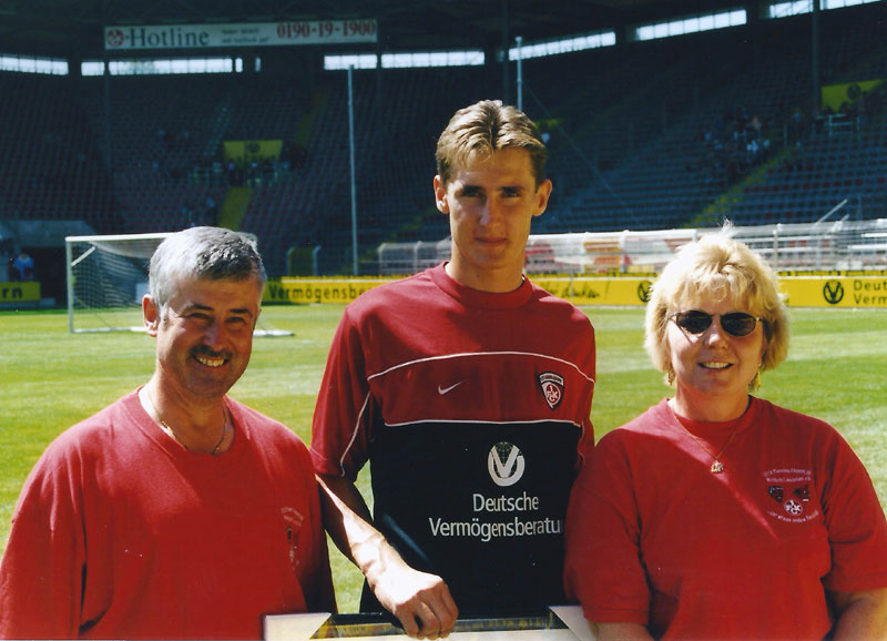 Jährlich beim Stadionfest wird der „Spieler des Jahres“ ausgezeichnet – hier Miro Klose (Foto aus dem Jahr 2001).